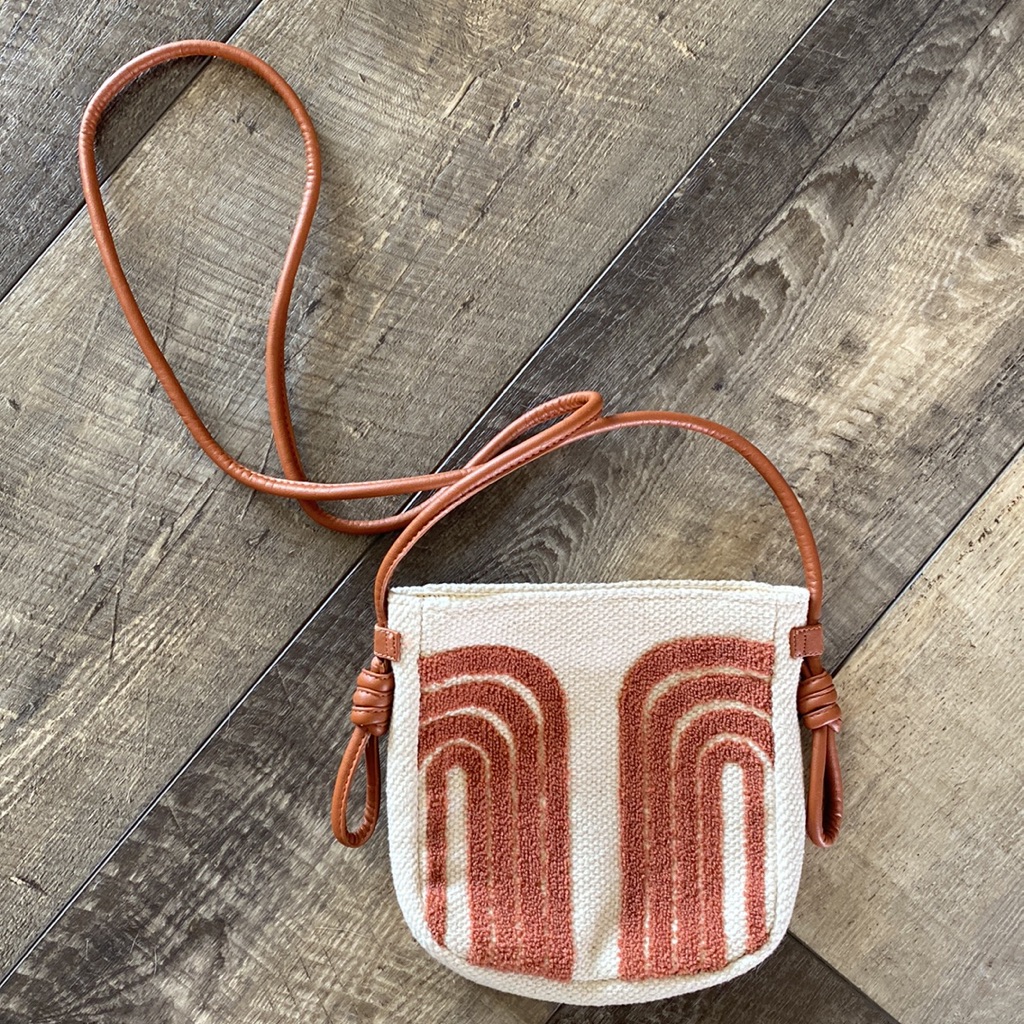 Universal Thread- Crossbody